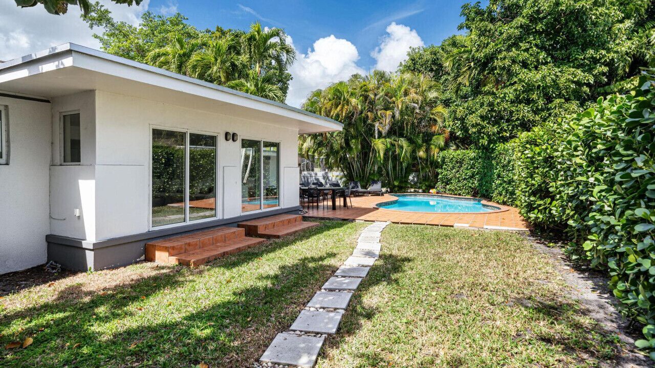 Photo of Outdoor in El Portal