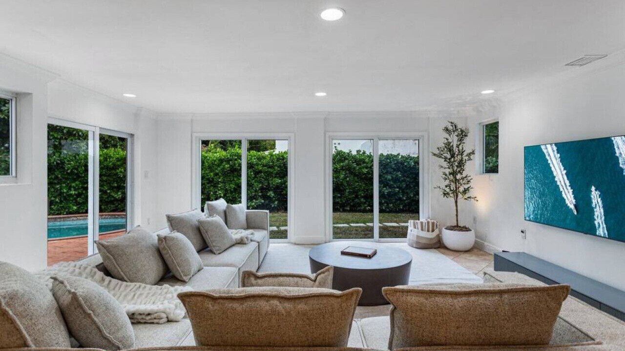 Photo of Livingroom in El Portal