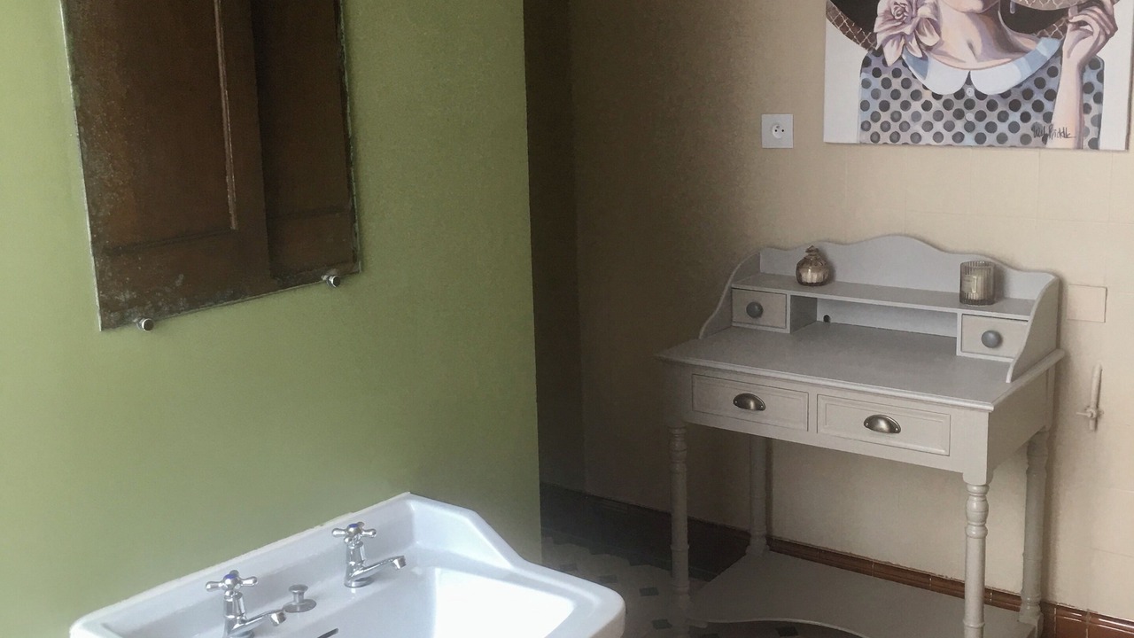 Photo of Bathroom in Auxi-le-Chateau