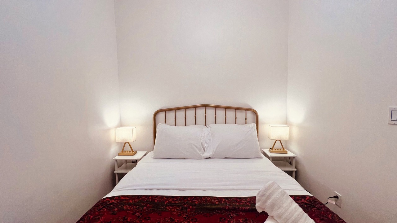Photo of Bedroom in Downtown Niagara Falls