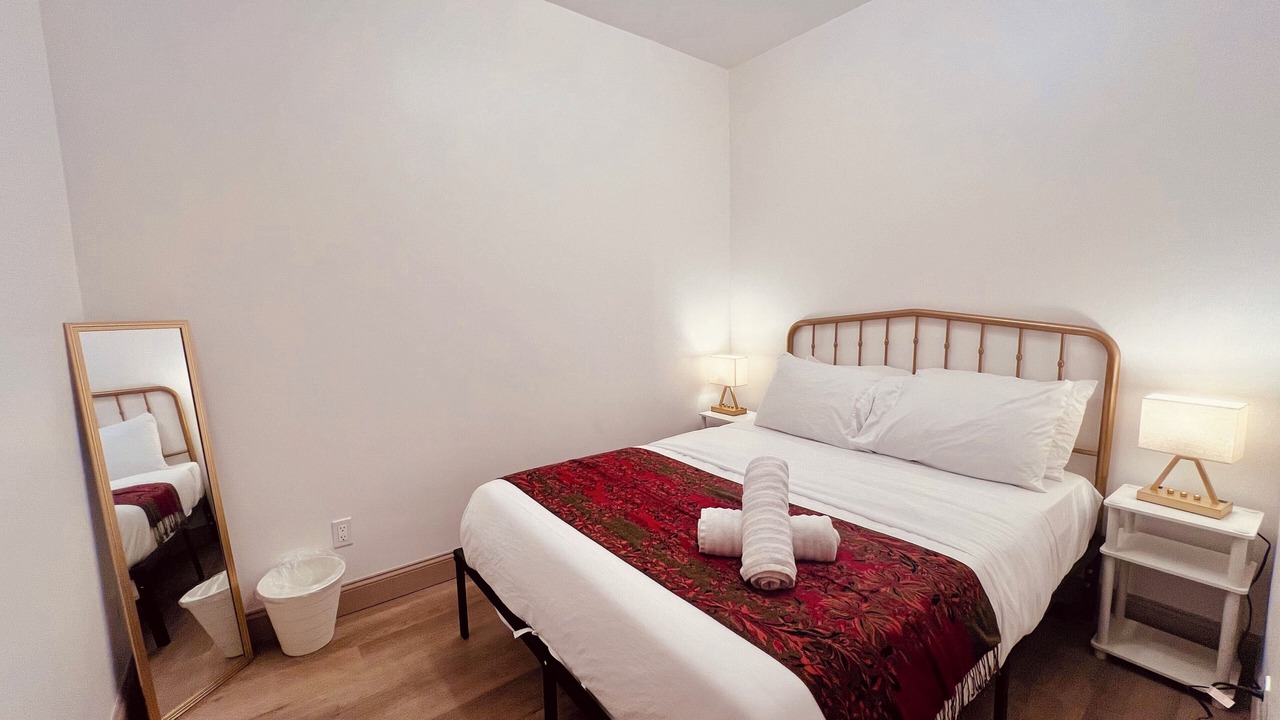Photo of Bedroom in Downtown Niagara Falls