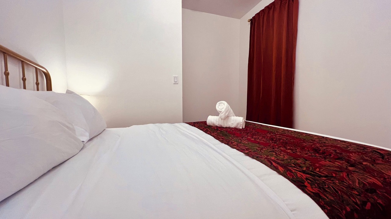 Photo of Bedroom in Downtown Niagara Falls