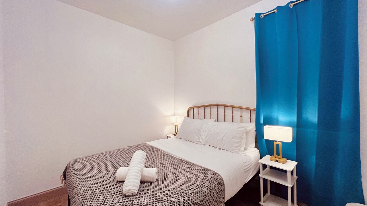 Photo of Bedroom in Downtown Niagara Falls