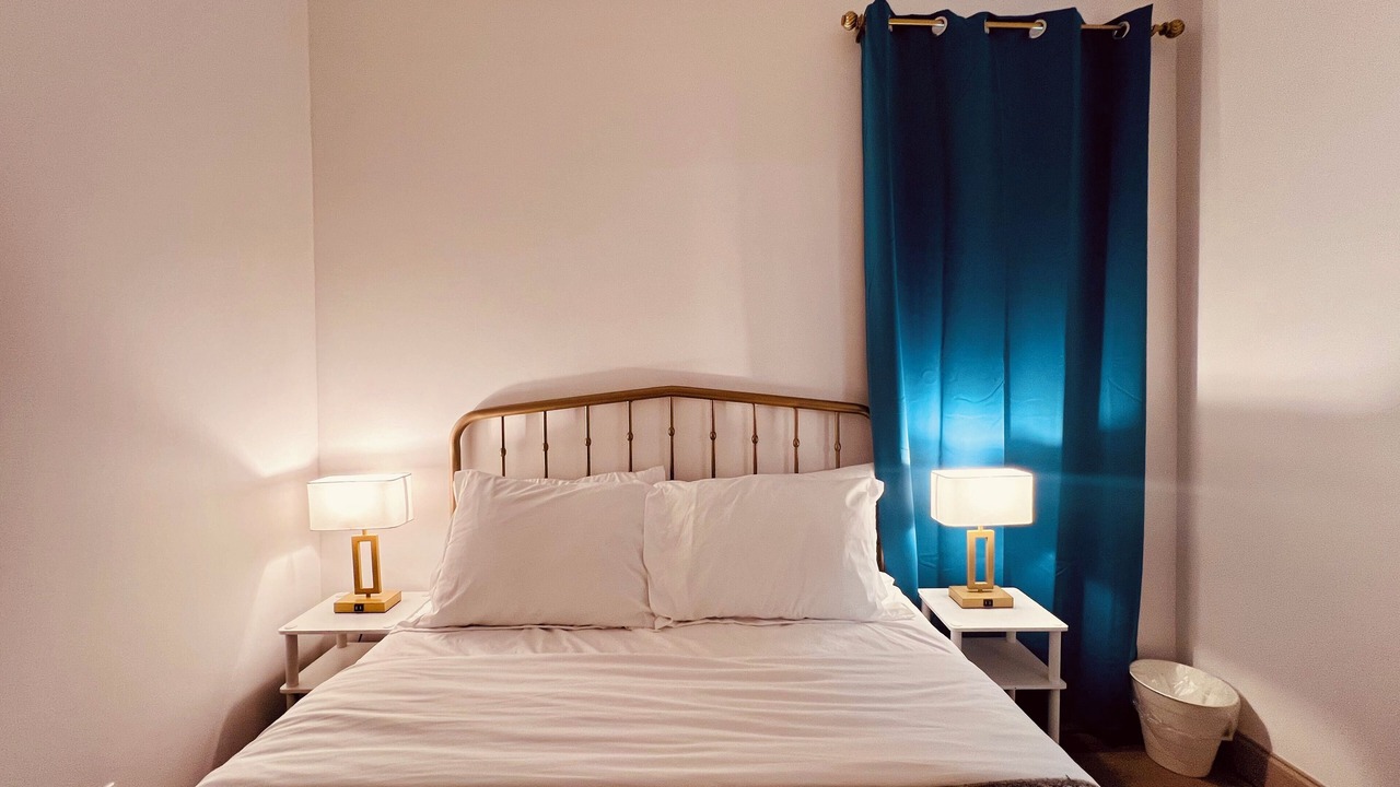 Photo of Bedroom in Downtown Niagara Falls