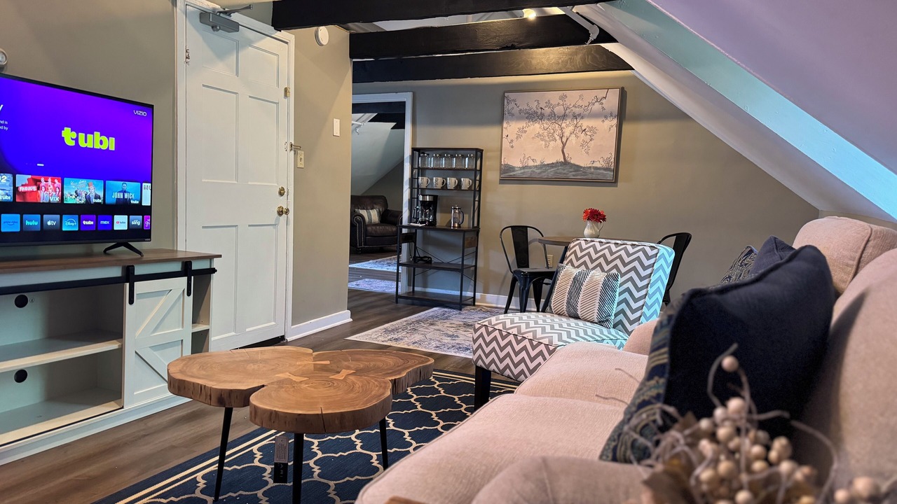 Photo of Livingroom in Downtown