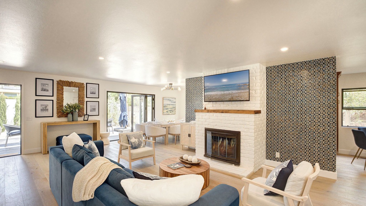 Photo of Livingroom in Northeast Carmel