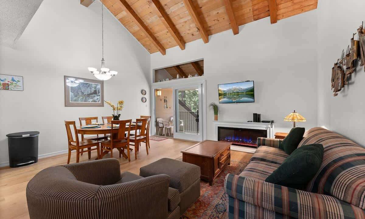 Photo of Livingroom in Carnelian Woods