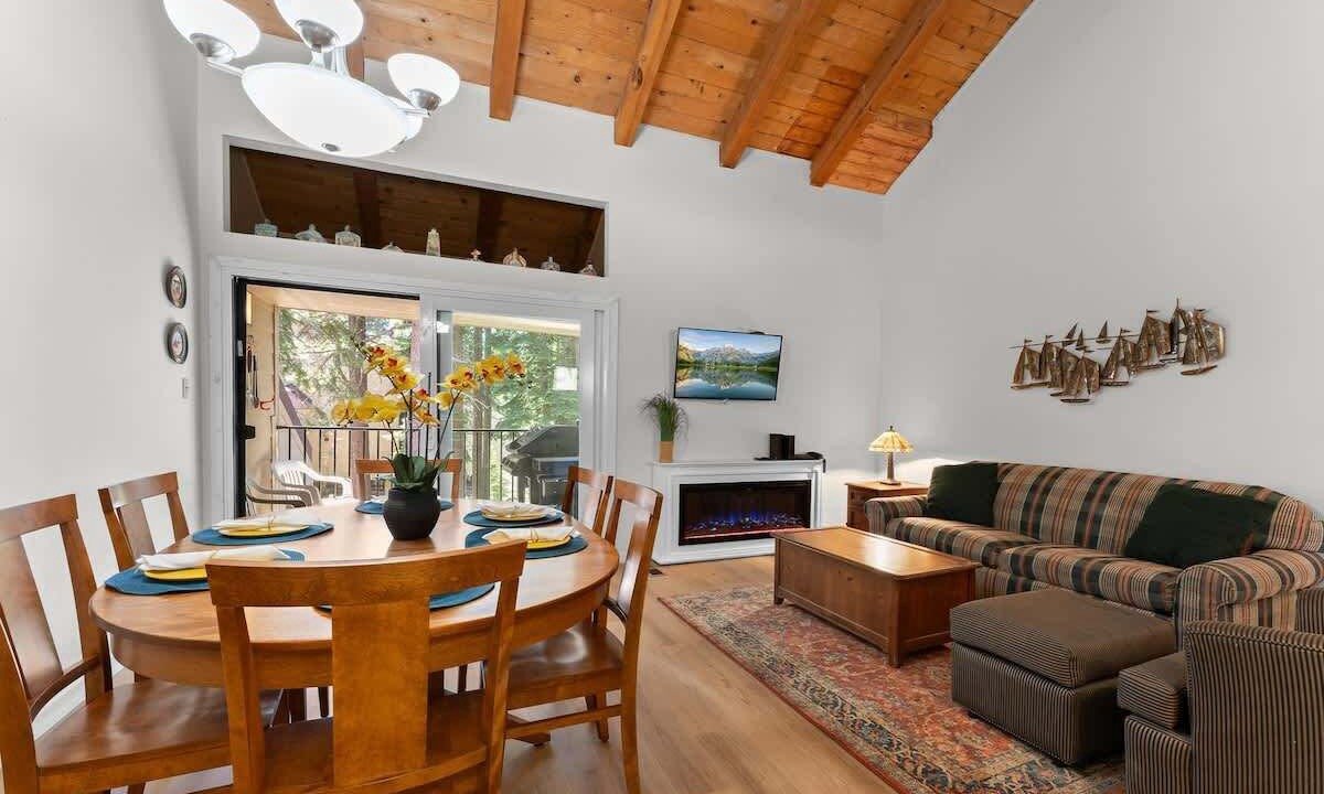 Photo of Livingroom in Carnelian Woods