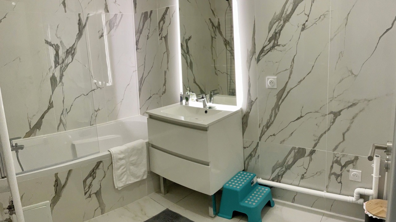 Photo of Bathroom in Cergy