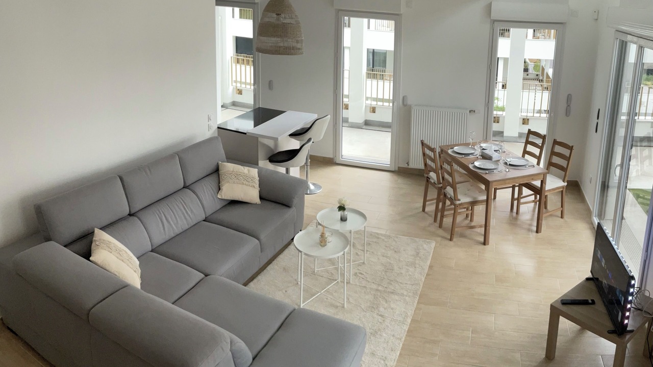 Photo of Livingroom in Cergy