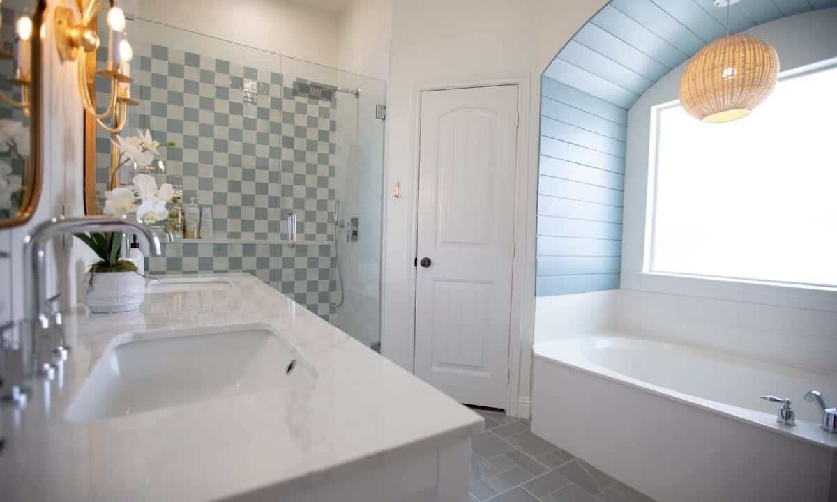 Photo of Bathroom in Royse City