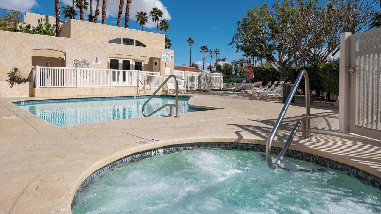 Photo of Outdoor in Racquet Club Estates