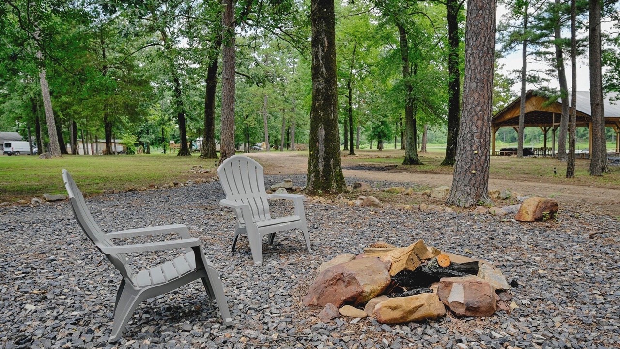 Photo of Others in Boles
