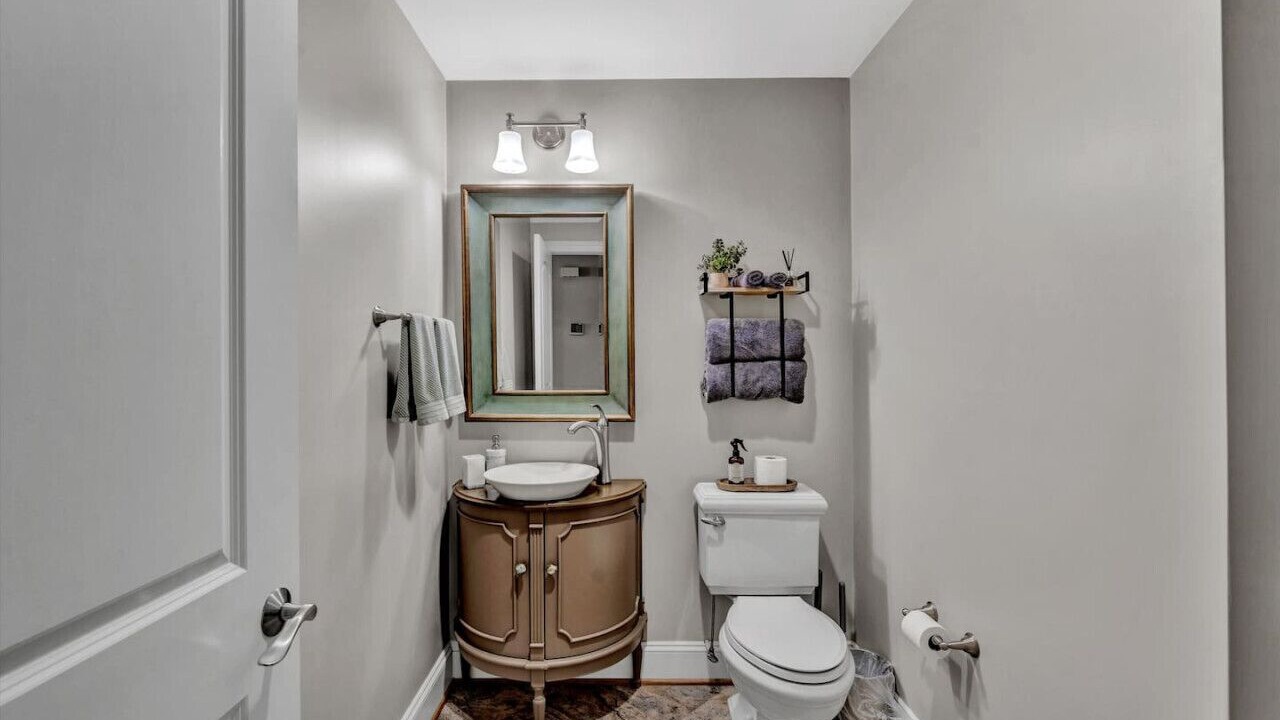 Photo of Bathroom in Huddleston