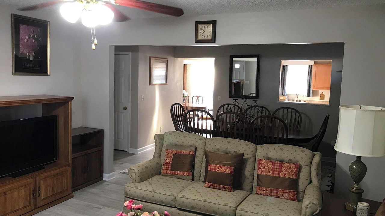 Photo of Livingroom in Lexington