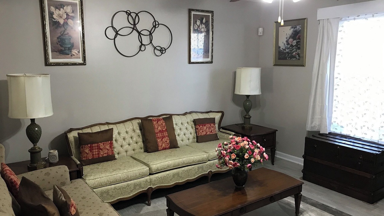 Photo of Livingroom in Lexington