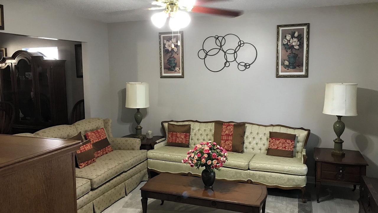 Photo of Livingroom in Lexington