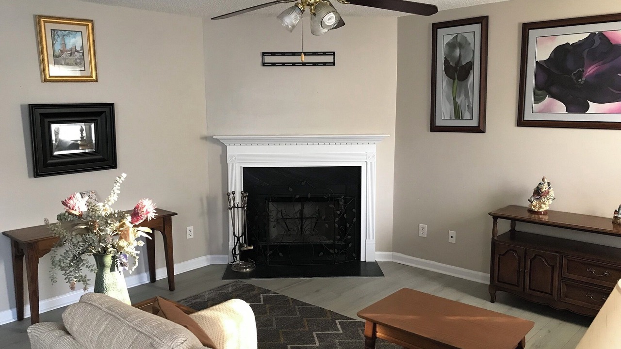 Photo of Livingroom in Lexington