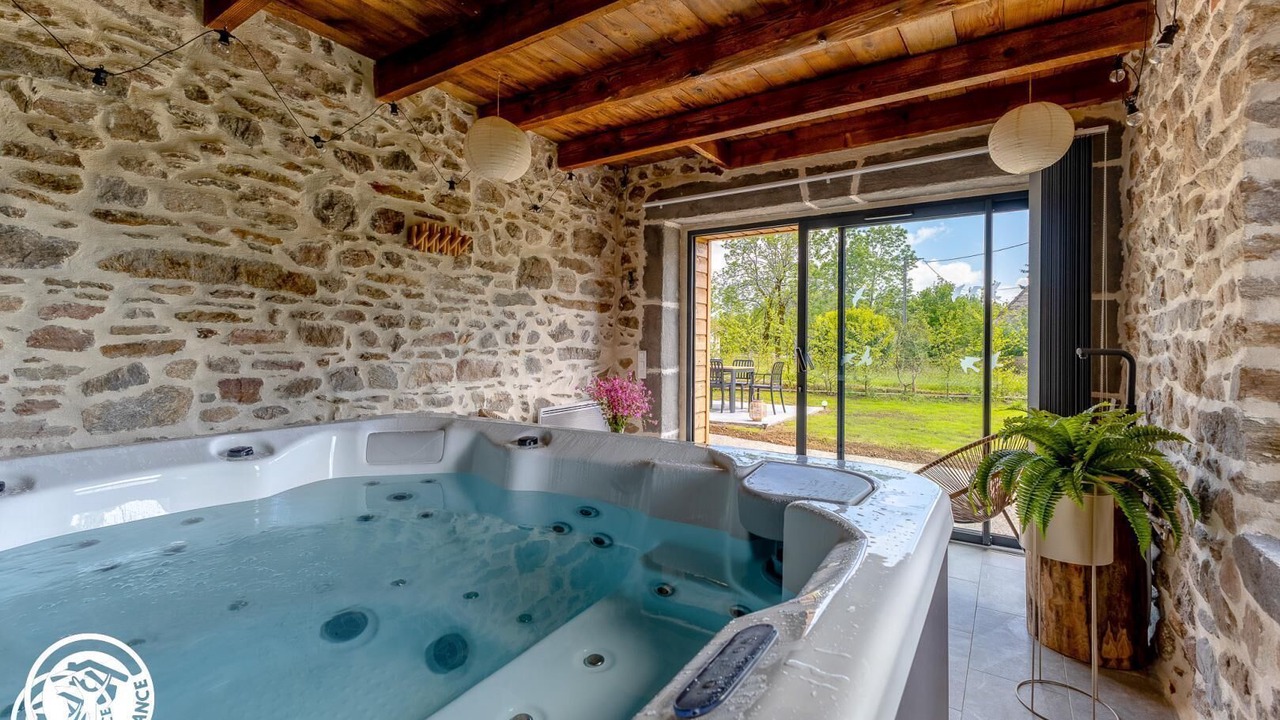 Photo of Others in Aveze