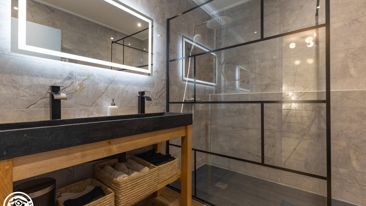 Photo of Bathroom in Aveze