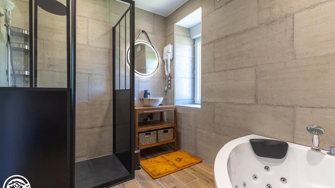 Photo of Bathroom in Aveze