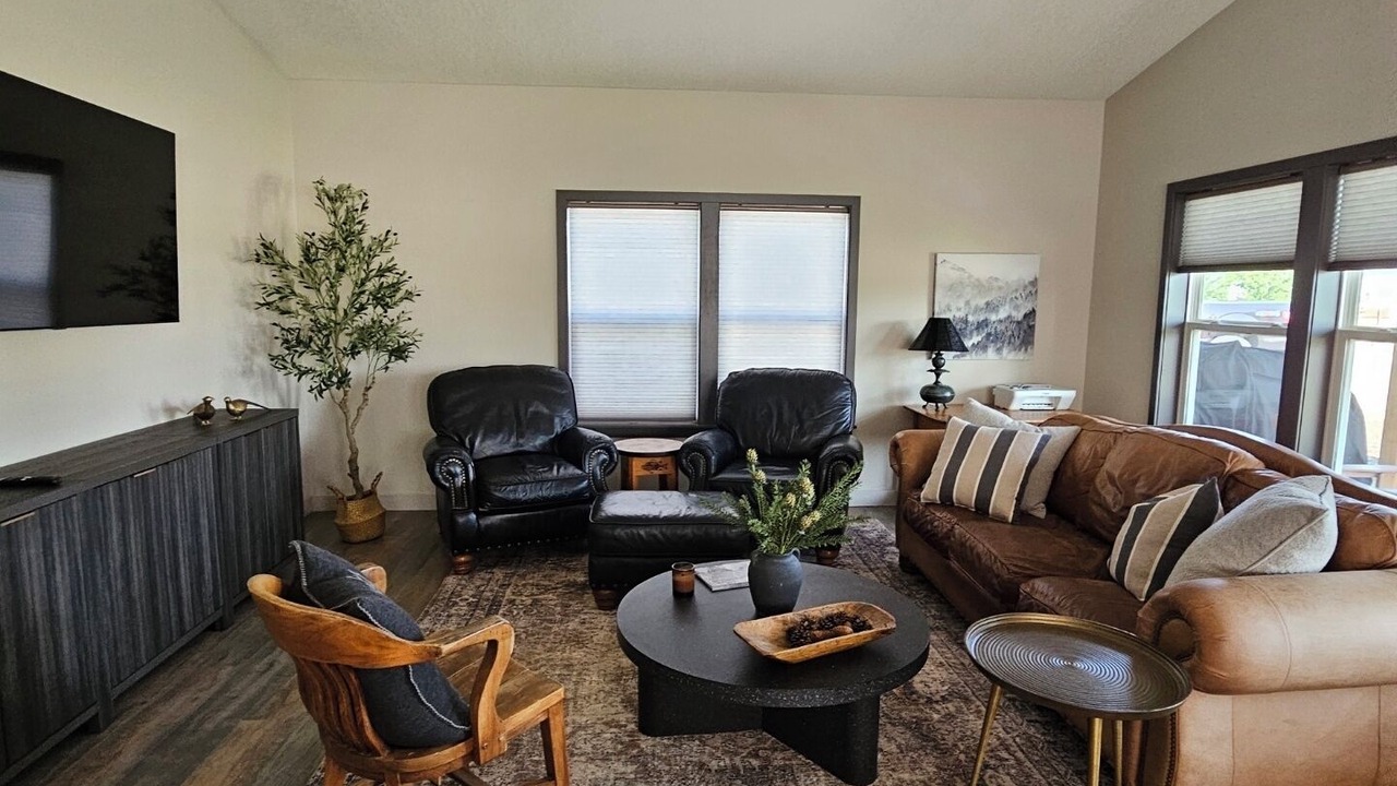Photo of Livingroom in Pierre