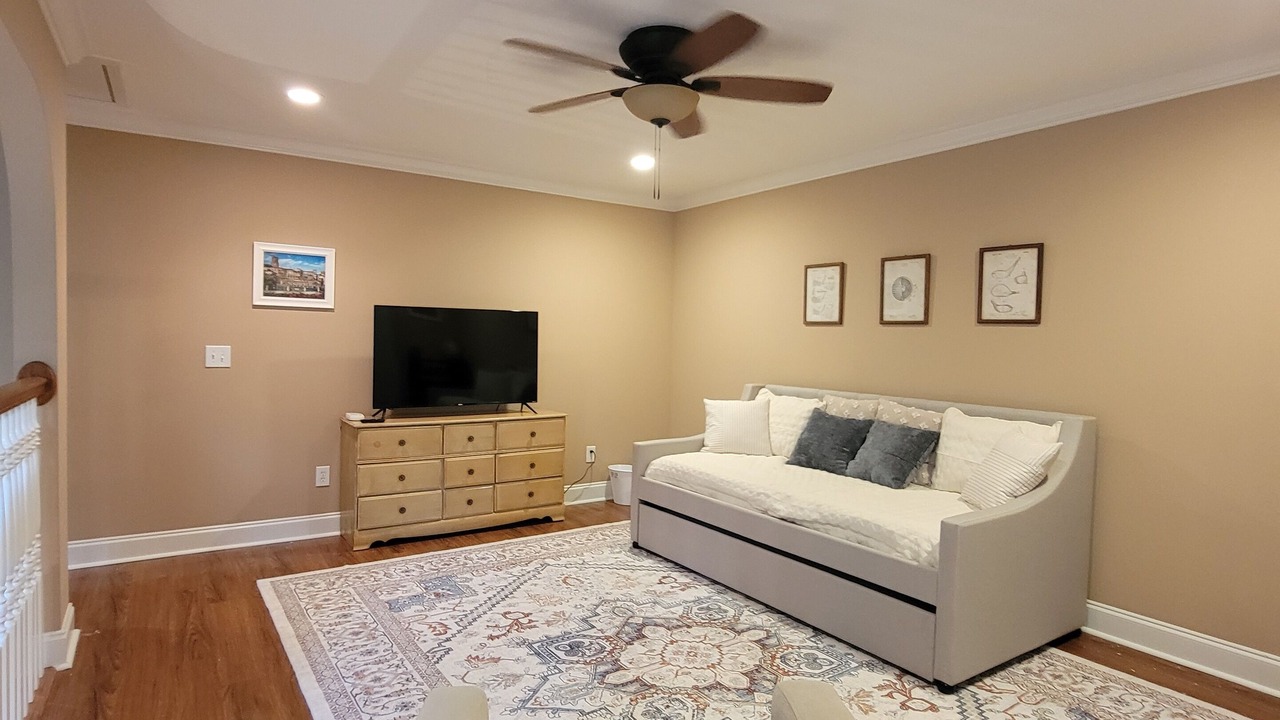 Photo of Livingroom in Auburn