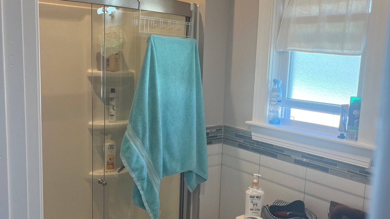 Photo of Bathroom in Wall