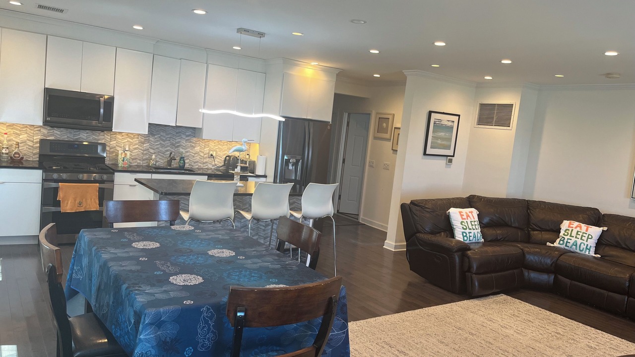 Photo of Others in Wall