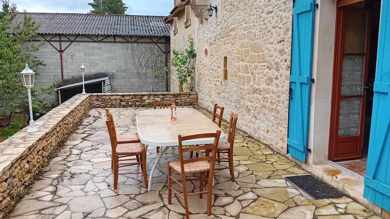 Photo of Outdoor in Meyrals