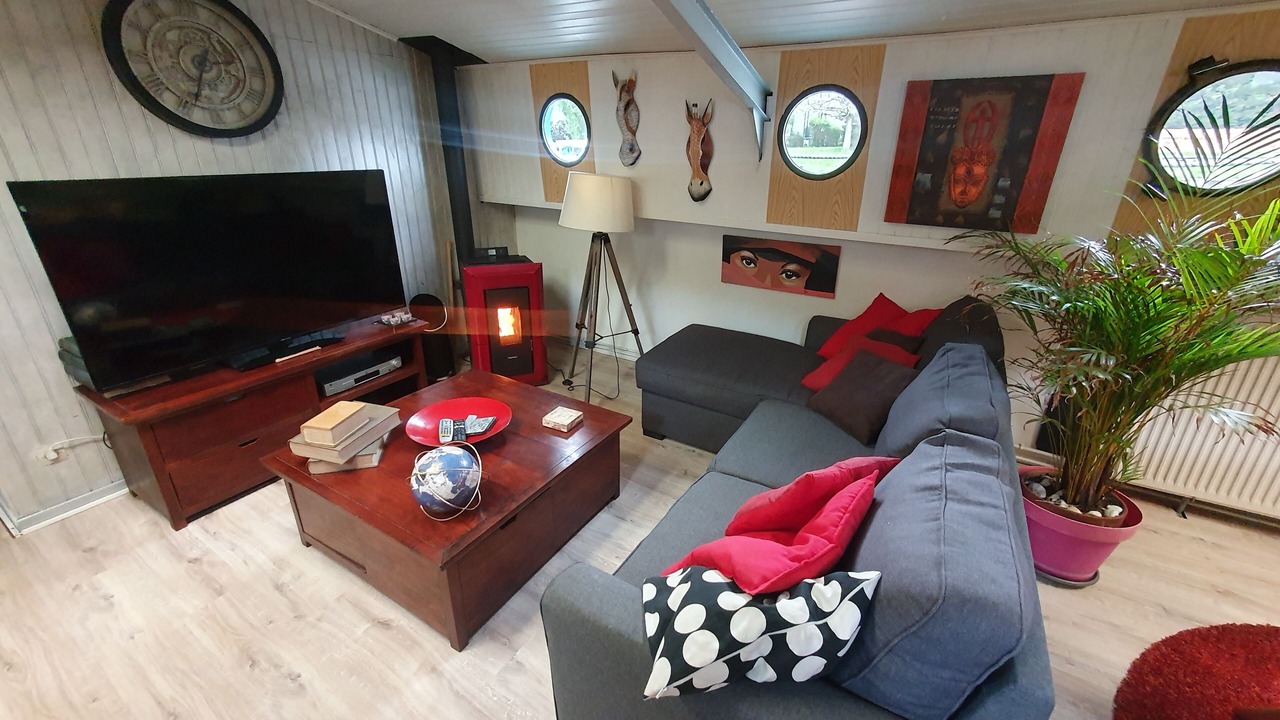 Photo of Livingroom in Plombiees-Les-Dijon