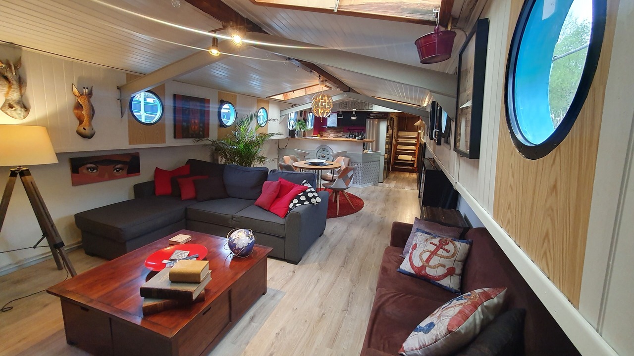 Photo of Livingroom in Plombiees-Les-Dijon