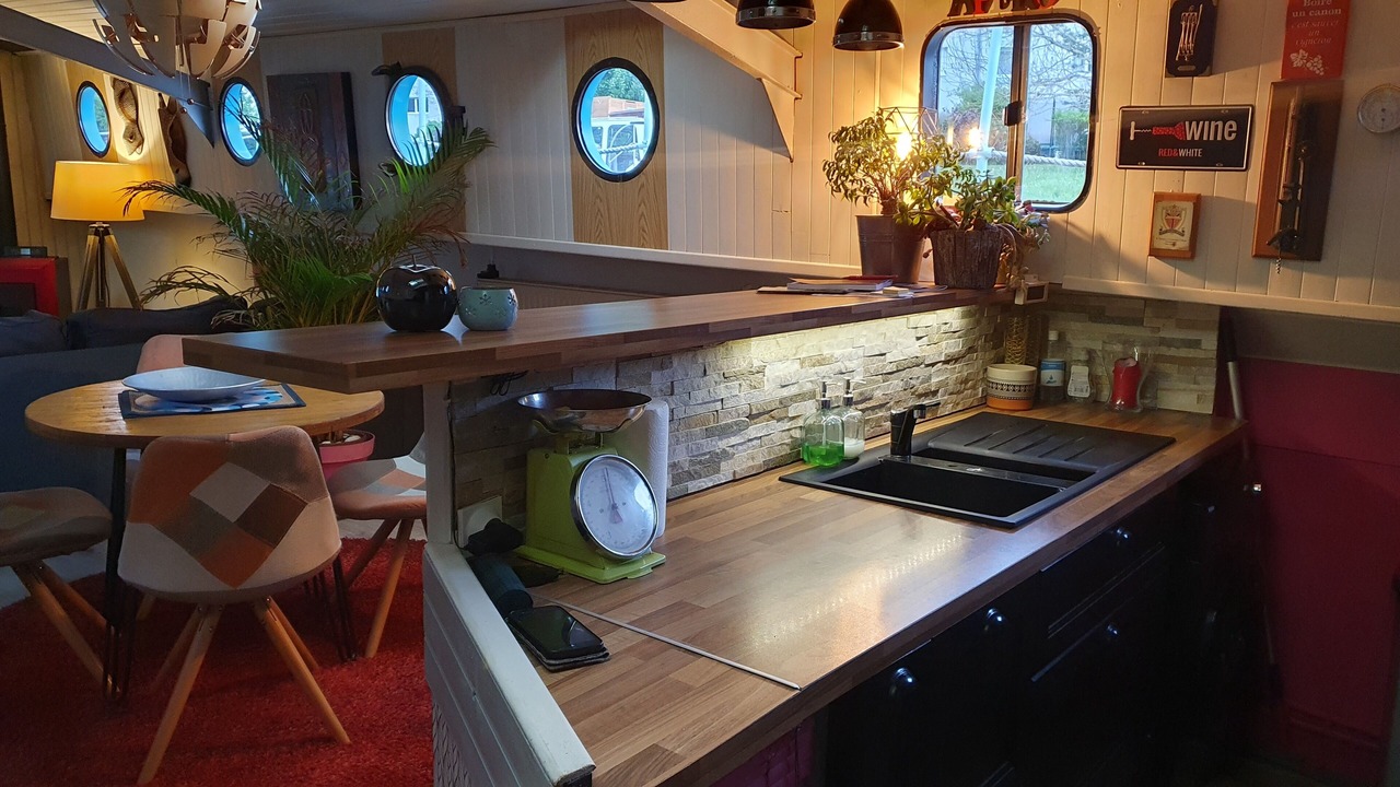 Photo of Kitchen in Plombiees-Les-Dijon