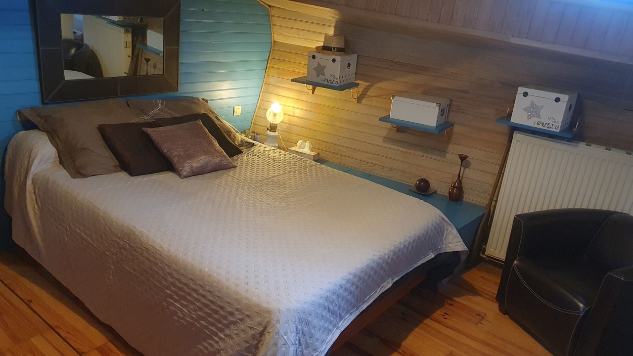 Photo of Bedroom in Plombiees-Les-Dijon