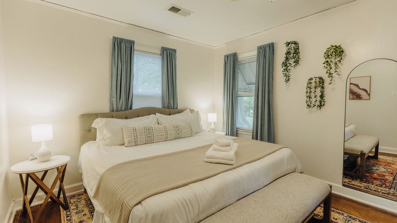 Photo of Bedroom in Cooper-Young Historic District