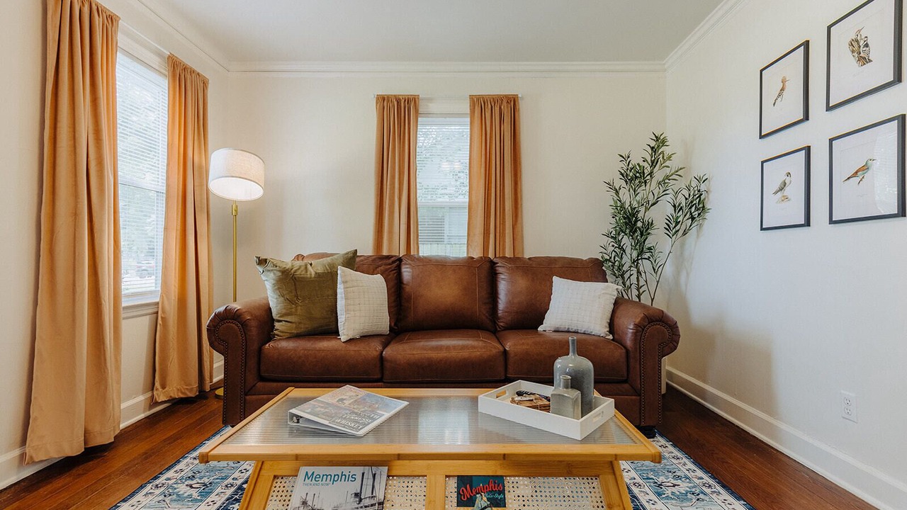 Photo of Livingroom in Cooper-Young Historic District