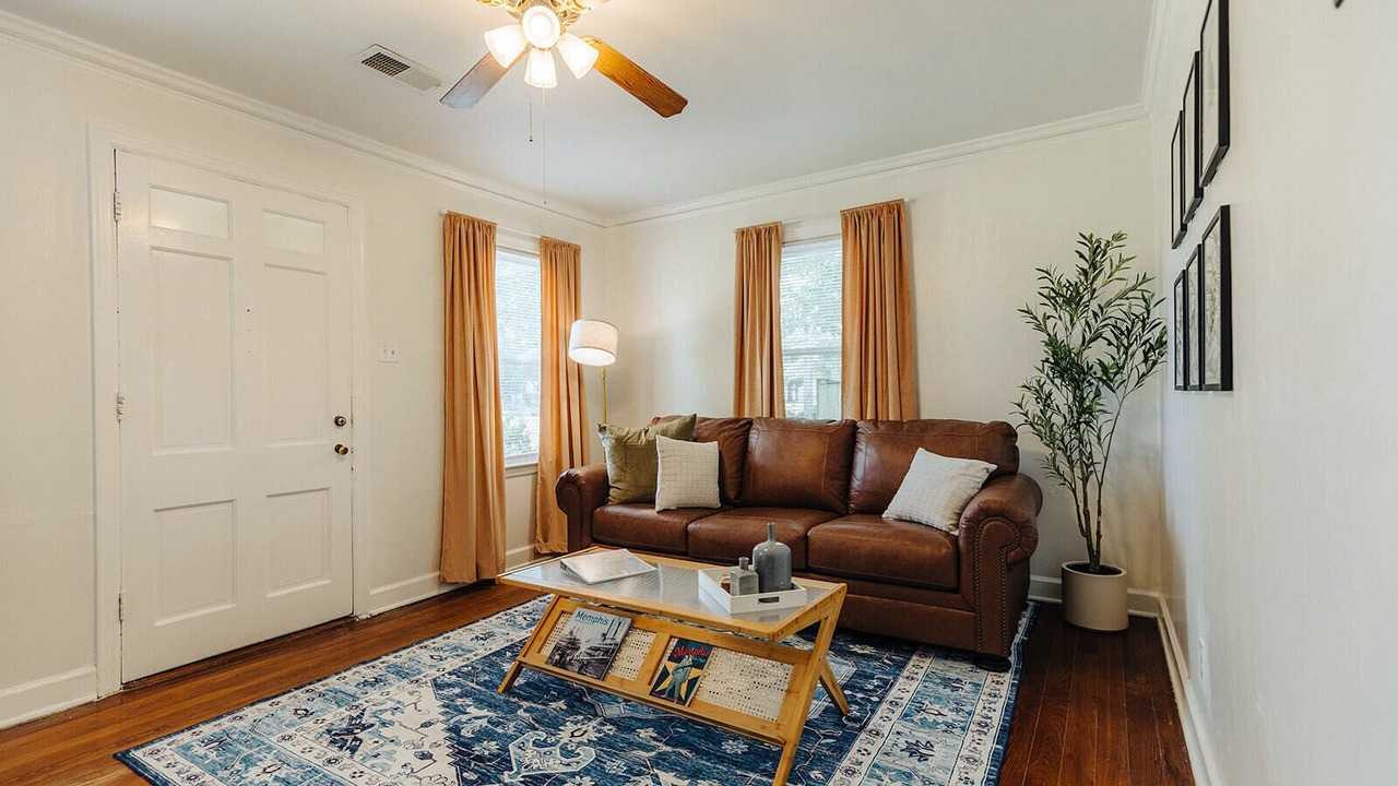 Photo of Livingroom in Cooper-Young Historic District