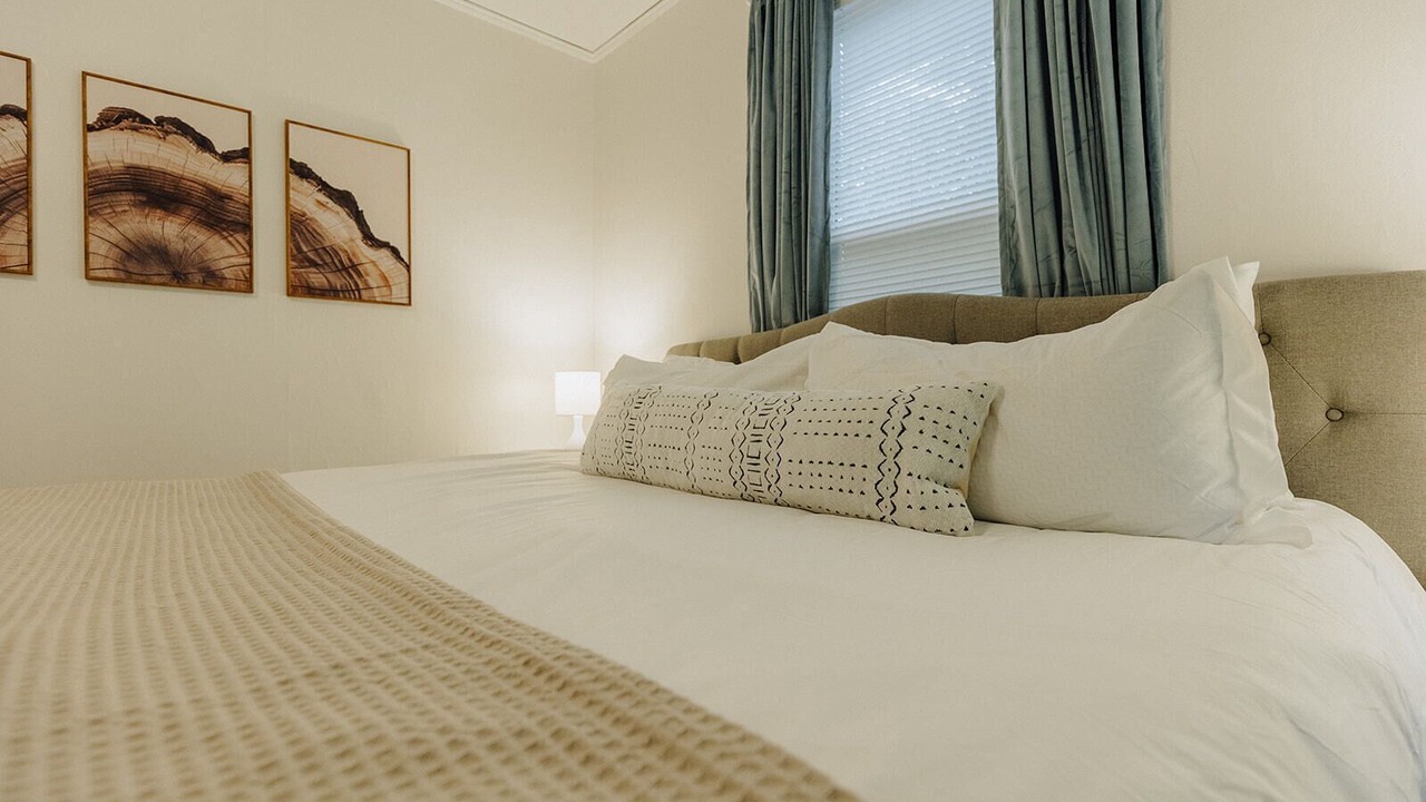 Photo of Bedroom in Cooper-Young Historic District