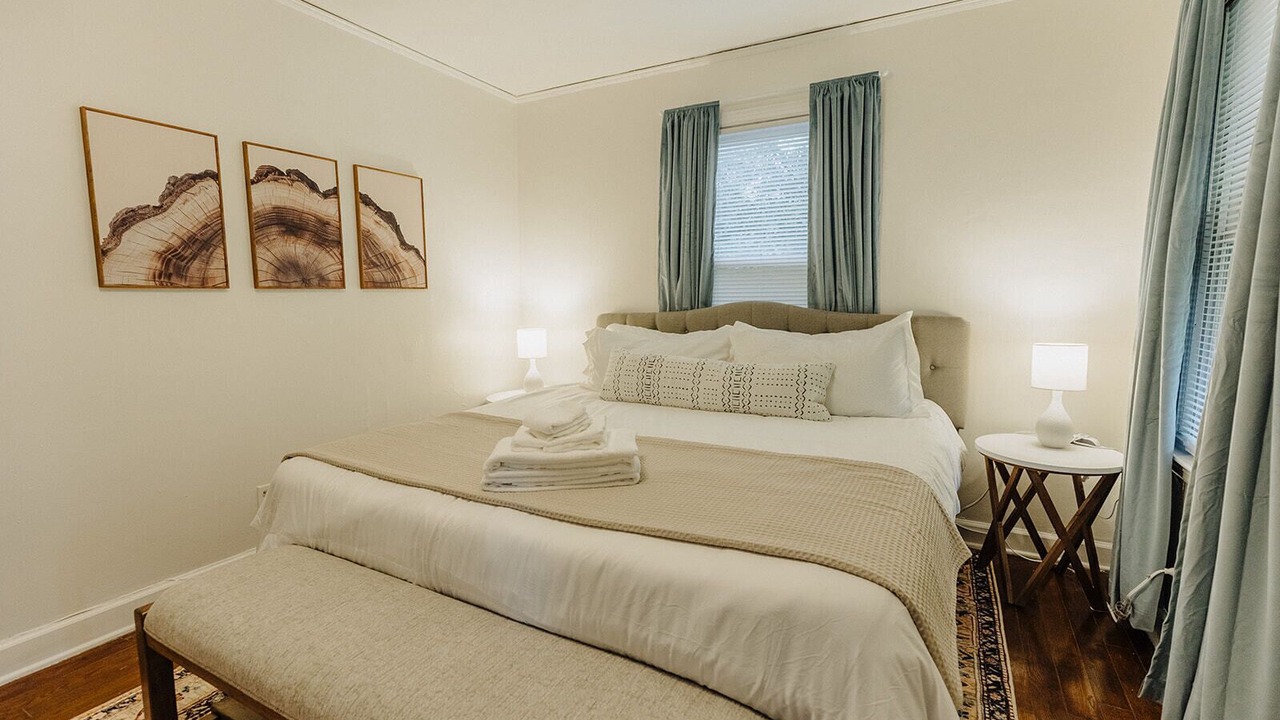 Photo of Bedroom in Cooper-Young Historic District