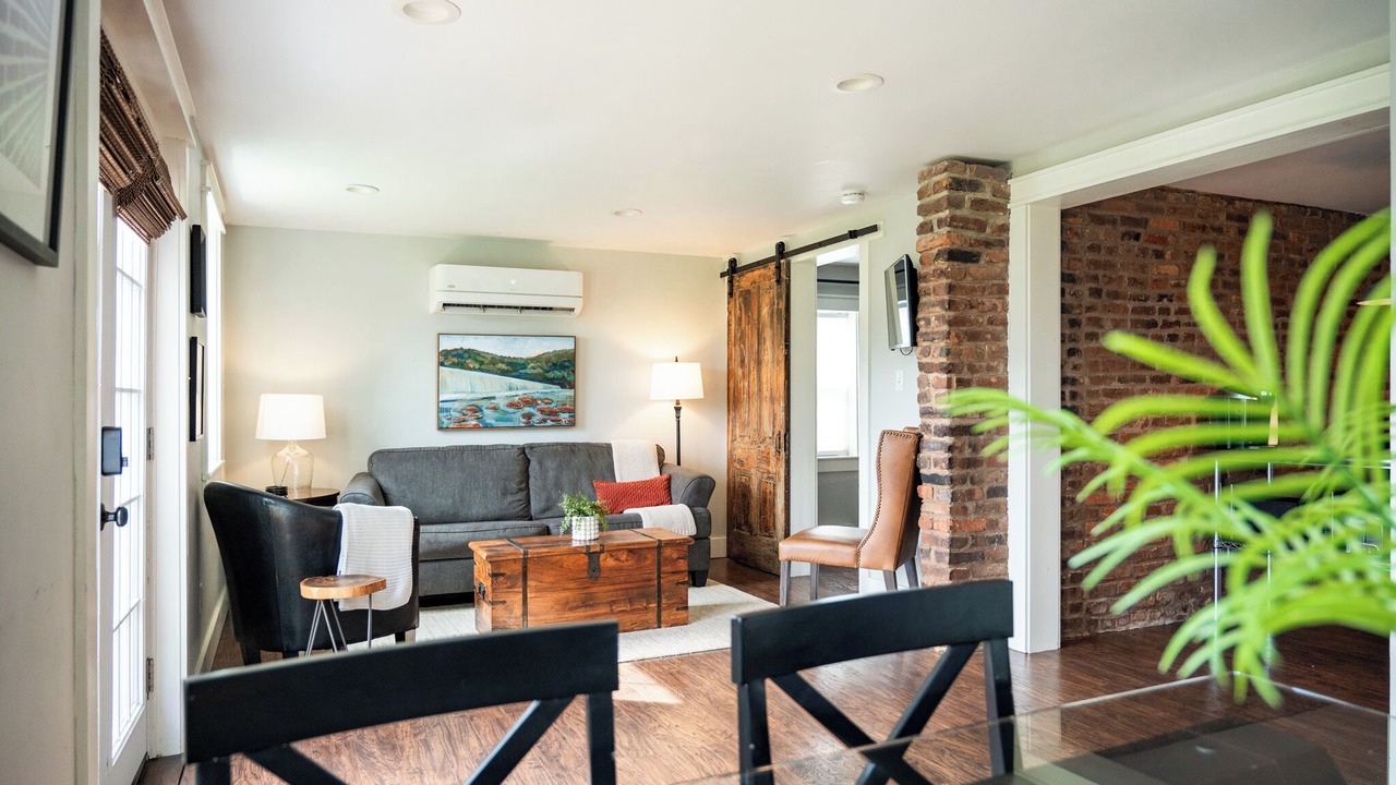 Photo of Livingroom in Daniels Hill