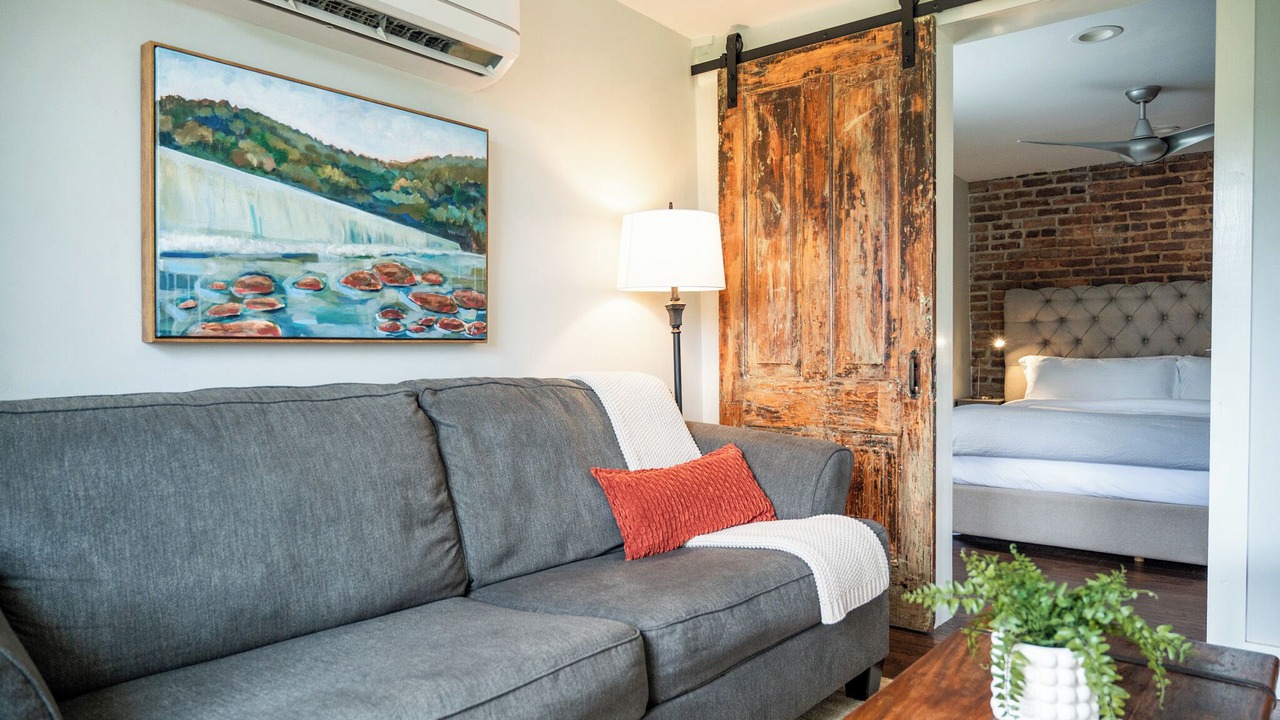 Photo of Livingroom in Daniels Hill