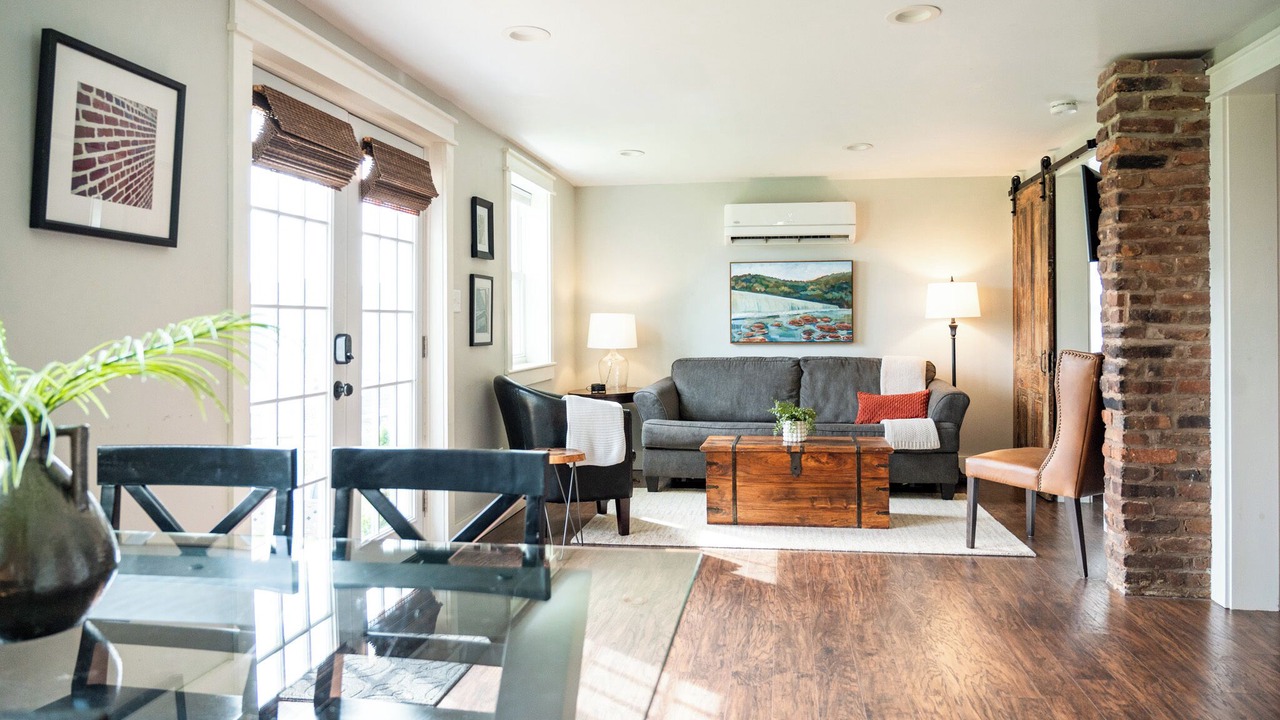 Photo of Livingroom in Daniels Hill
