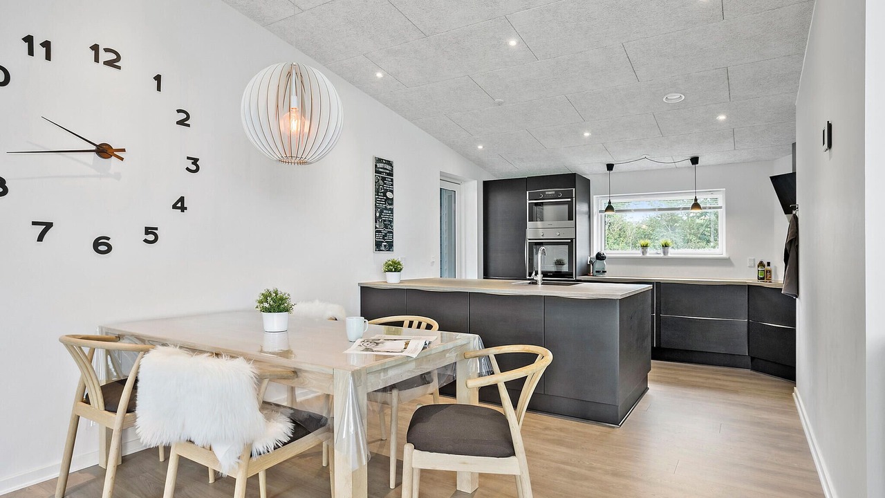 Photo of Others in Arø