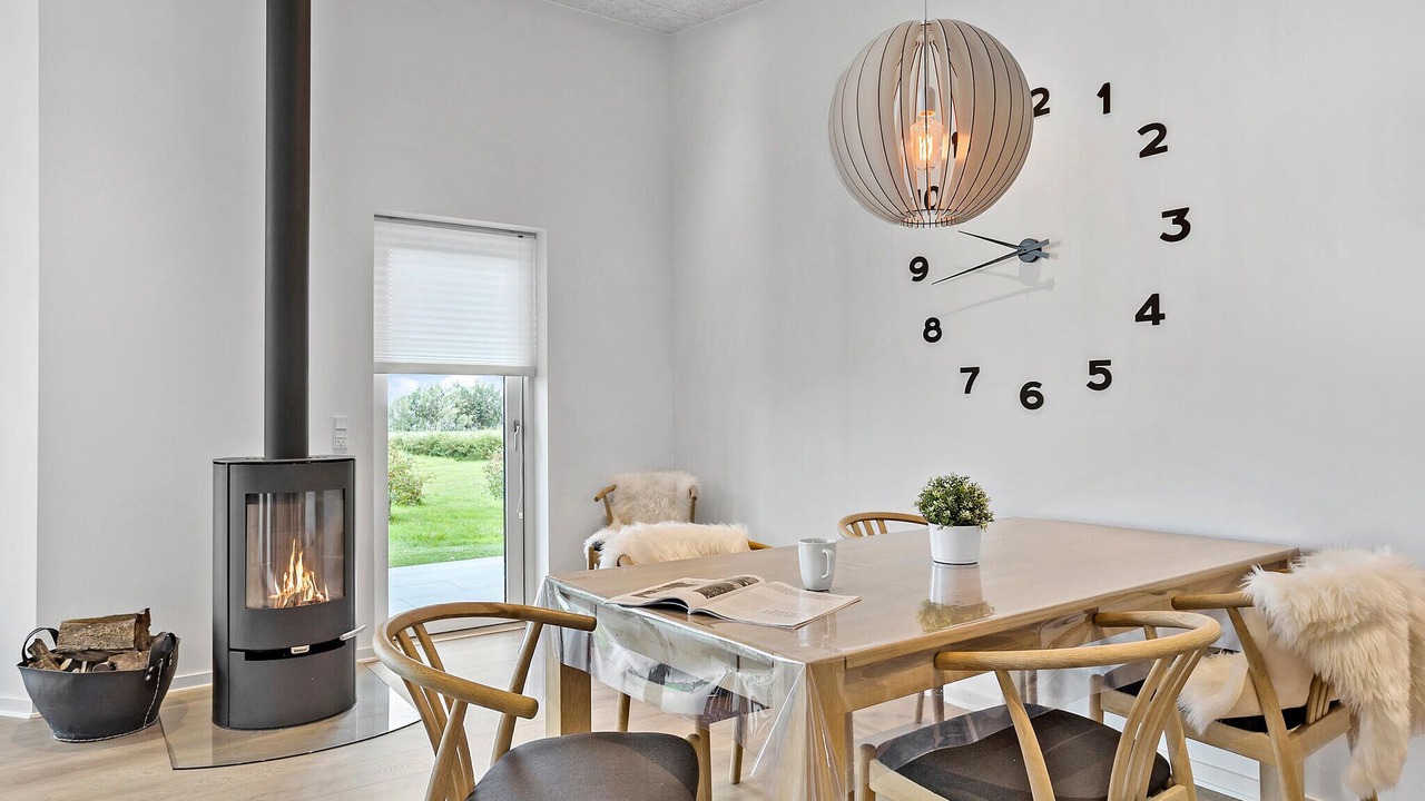 Photo of Others in Arø