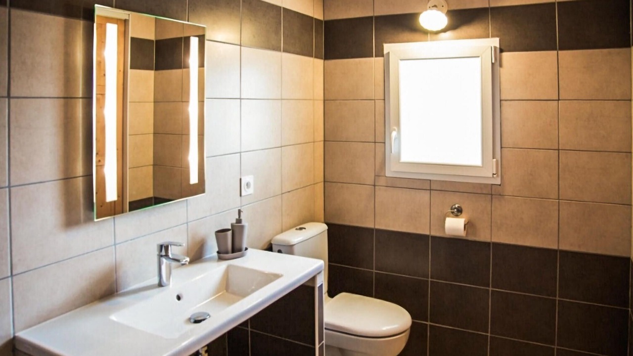 Photo of Bathroom in Cabrerolles