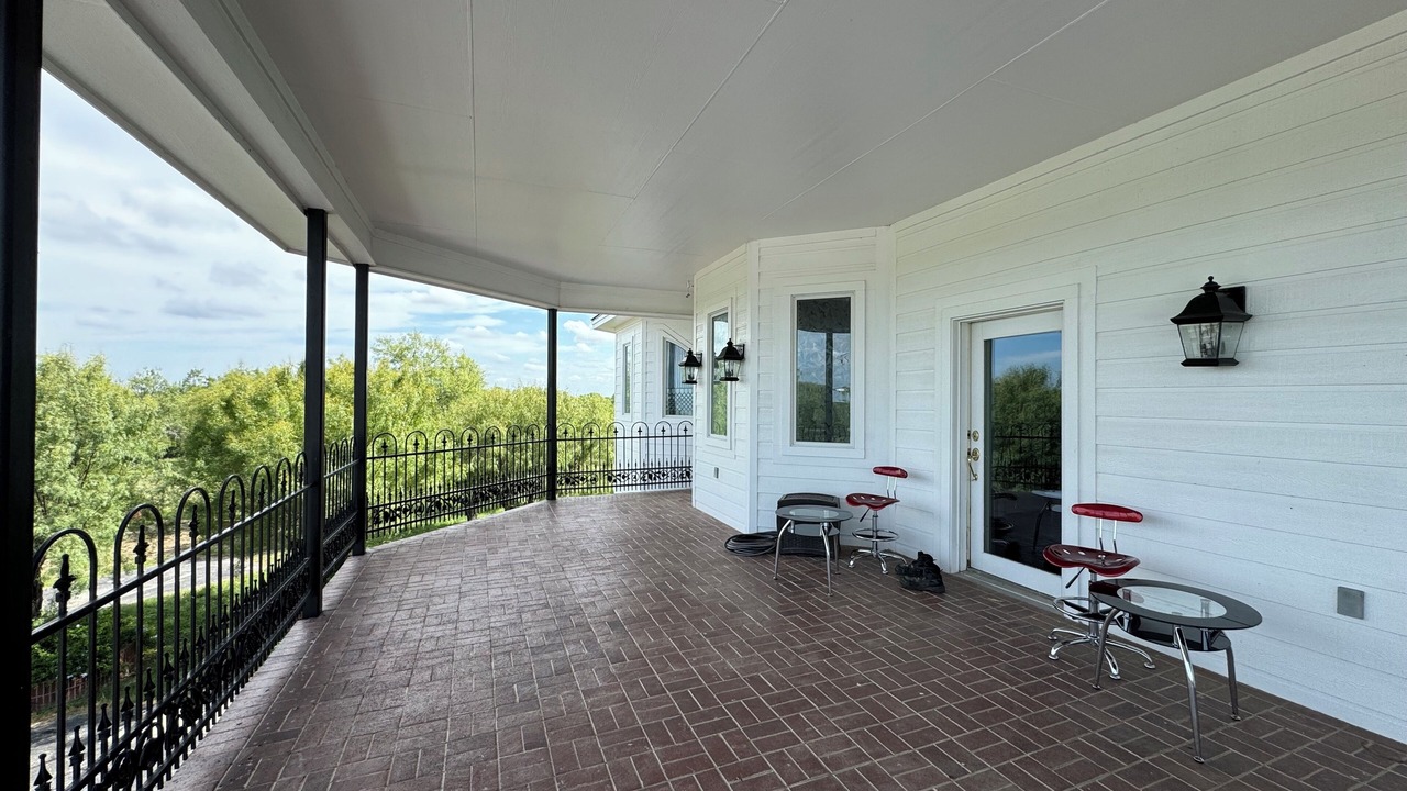 Photo of Patio Balcony in Hondo