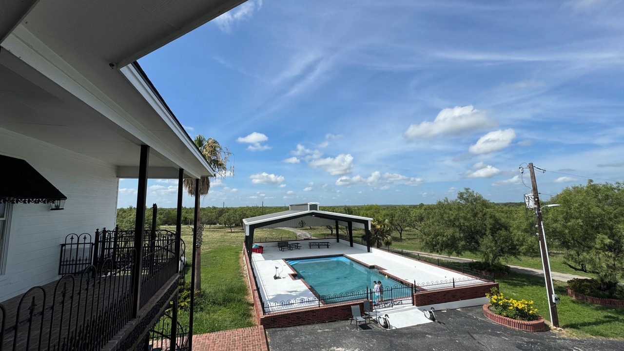 Photo of Outdoor in Hondo