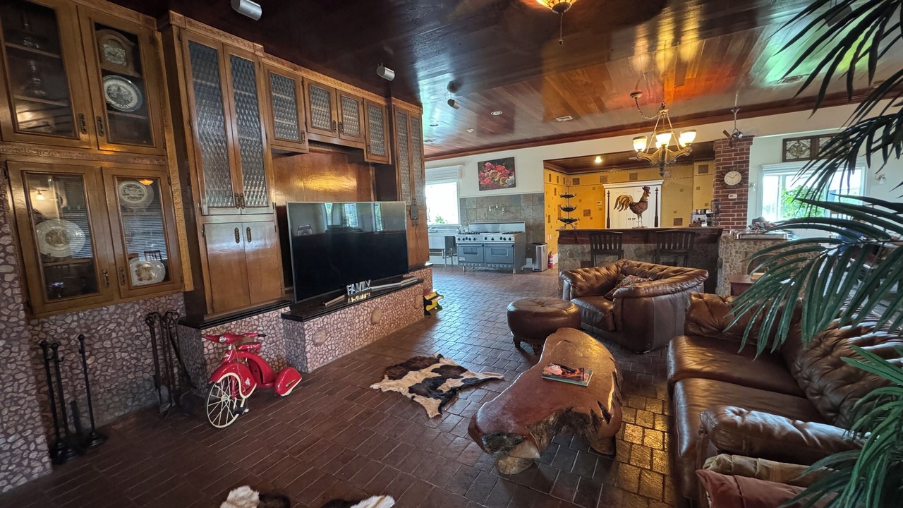 Photo of Livingroom in Hondo