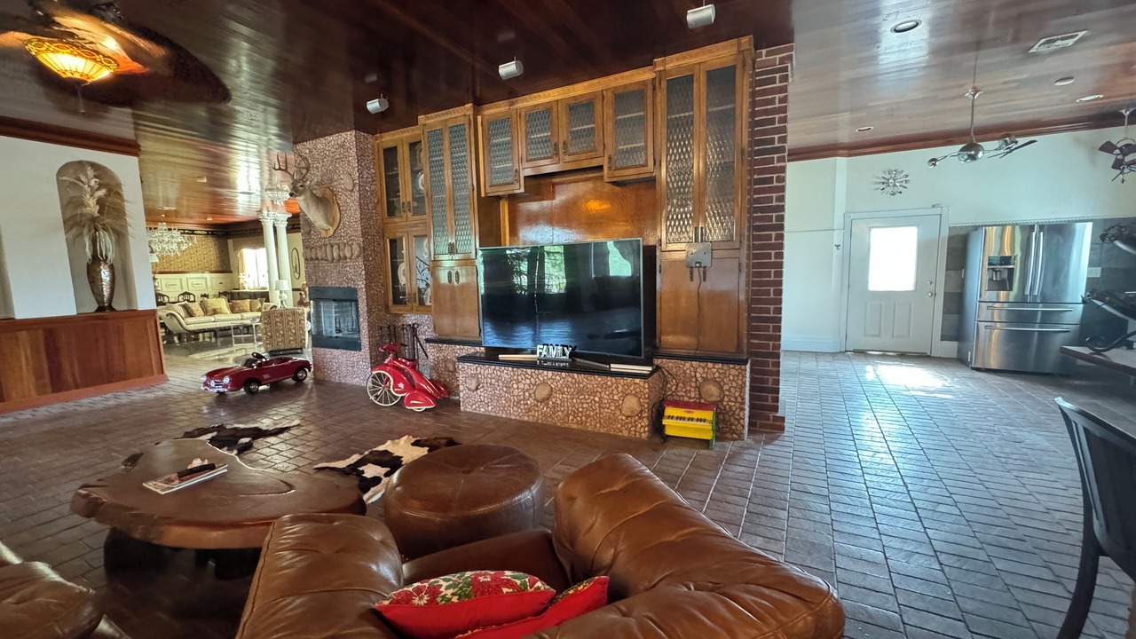 Photo of Livingroom in Hondo