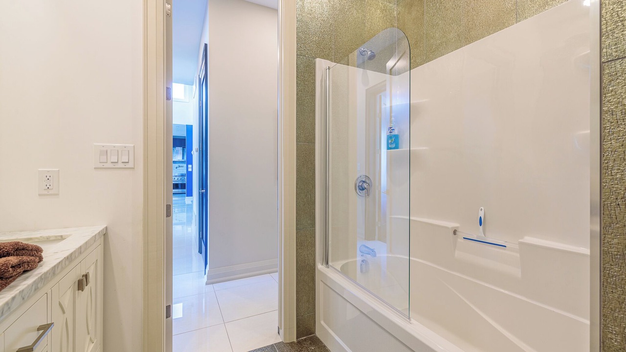 Photo of Bathroom in Niagara Falls